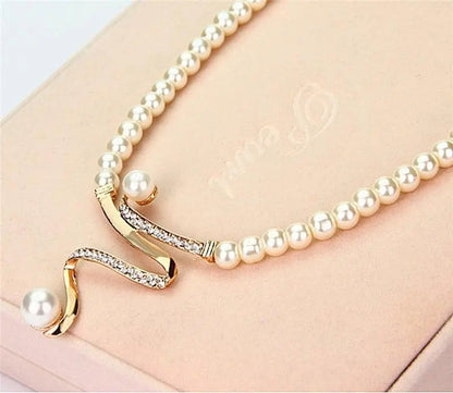 Set Collar y Pendientes con Perlas Naturales