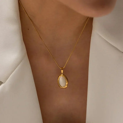 Collar Oro con Ópalo Ojo de Gato Oval