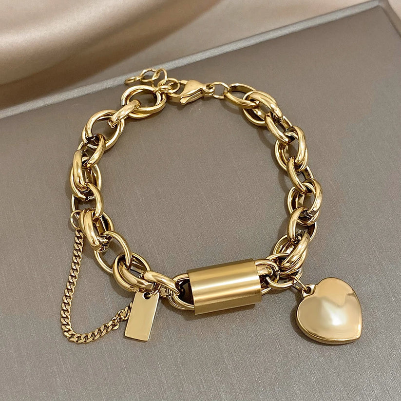 Pulsera Gruesa Corazón en Oro