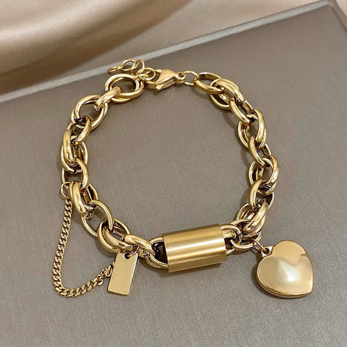 Pulsera Gruesa Corazón en Oro