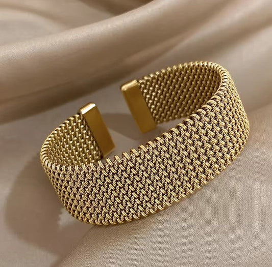 Pulsera Elegante Malla Trenzada Abierta