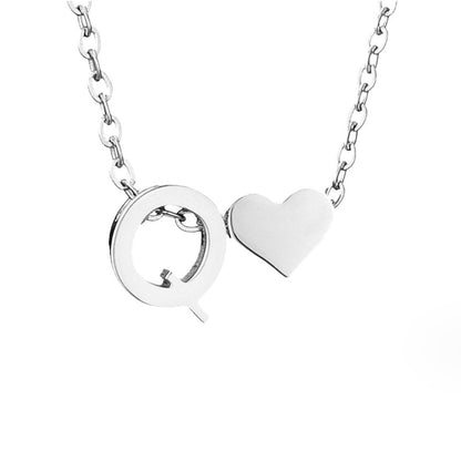 Collar Inicial Atemporal con Corazón