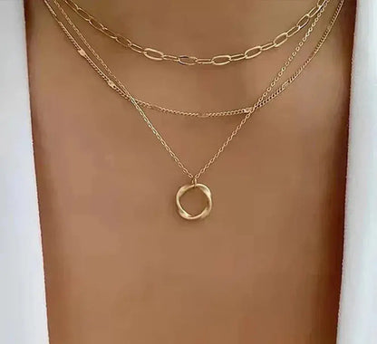 Collar Clásico Oro en Capas con Colgante