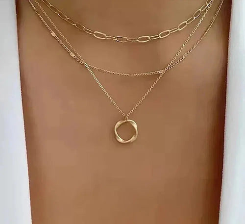 Collar Clásico Oro en Capas con Colgante